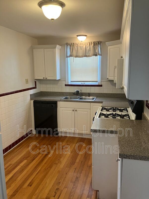 Building Photo - 7408 Brunswick Ave
