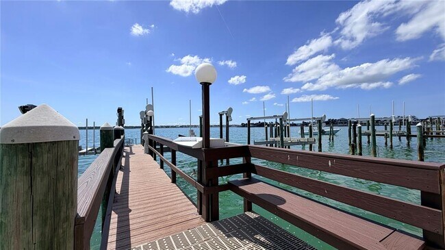Building Photo - 218 Sand Key Estates Dr