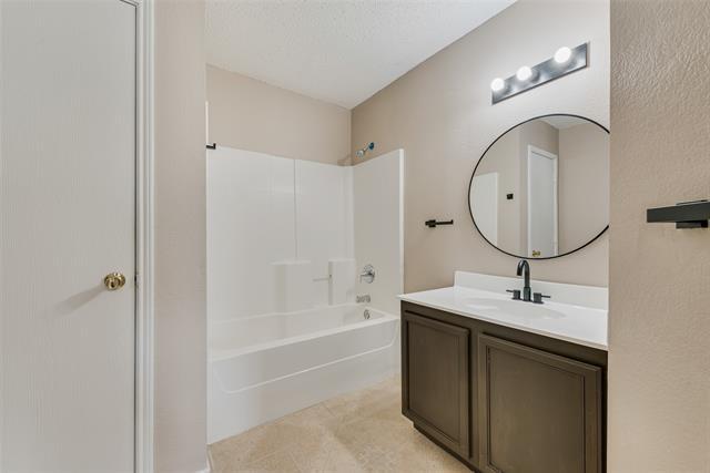 Building Photo - 602 Ambarella St