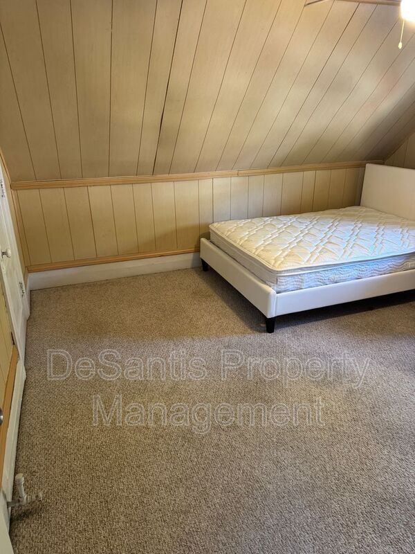 Building Photo - 6332 Phillips Ave