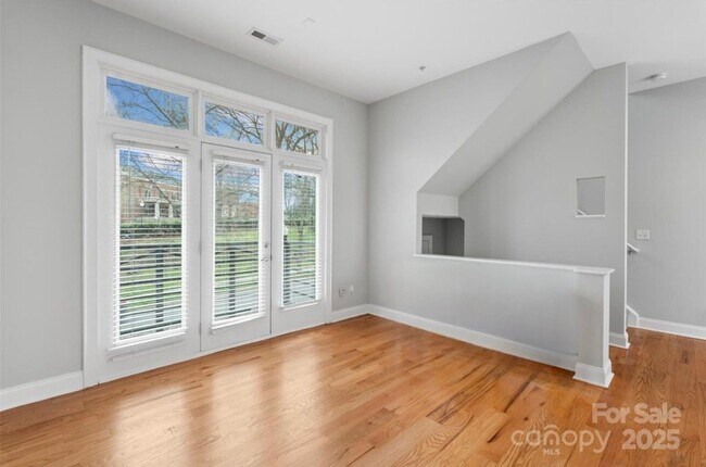 Building Photo - 840 Garden District Dr