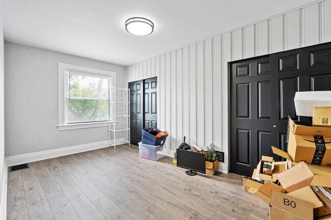 Building Photo - 388 Ingomar St