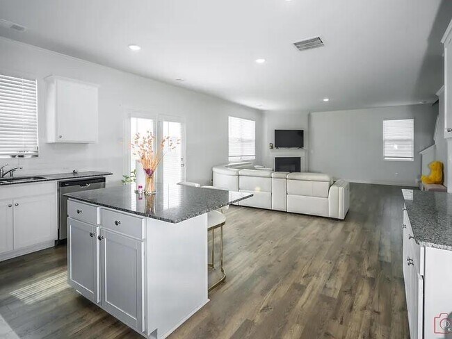 Building Photo - 4650 Bramblett Grove Pl