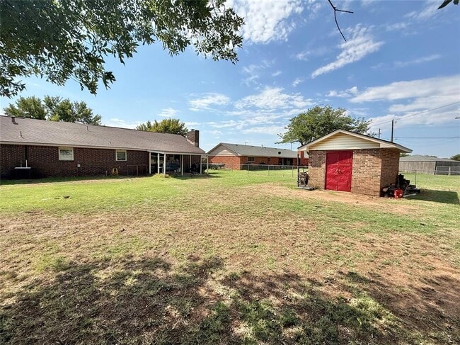 Building Photo - 1305 E Andy St