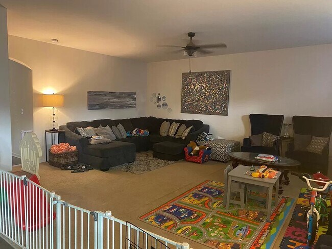 Family Room - Fully Furnished - 2001 Boulder Ct