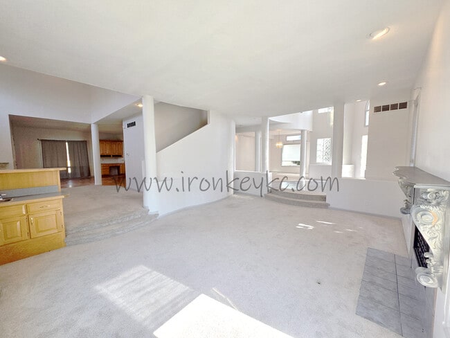 Building Photo - 14112 Windsor St