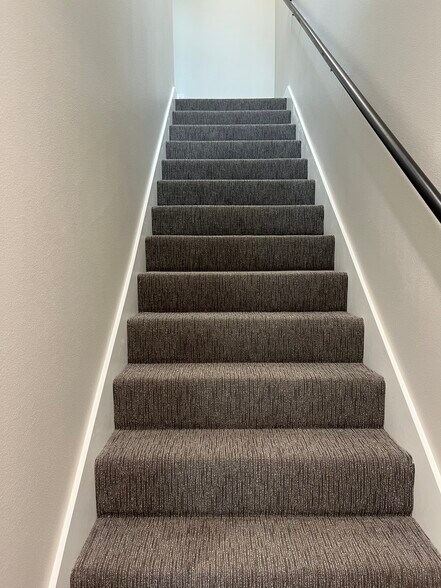 Staircase - 10588 Brothers Ln