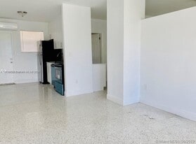 Building Photo - 150 NW 78th St