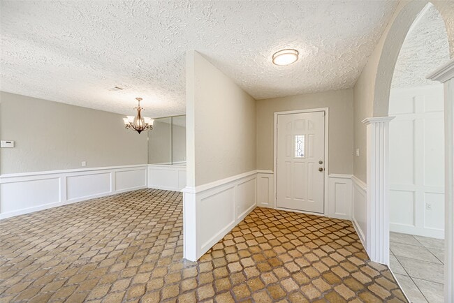 Building Photo - 102 Butlers Ct