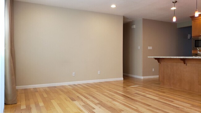 Building Photo - Charming 3BR/2BA Single-Family Home in Desirable Pleasanton Neighborhood!