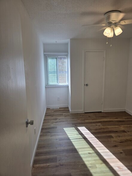 Building Photo - 11260 College Ave