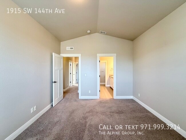 Building Photo - 1915 SW 144th Ave