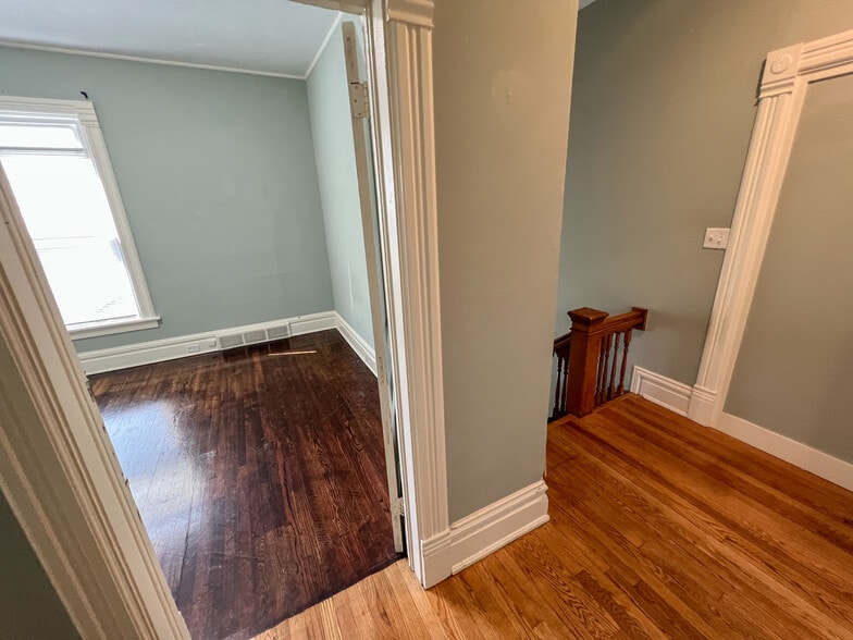 Building Photo - 710 Morris Ave SE