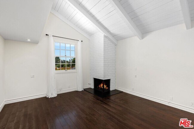 Building Photo - 1060 Chantilly Rd