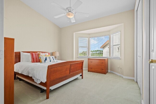 Building Photo - 1593 Pinellas Bayway S