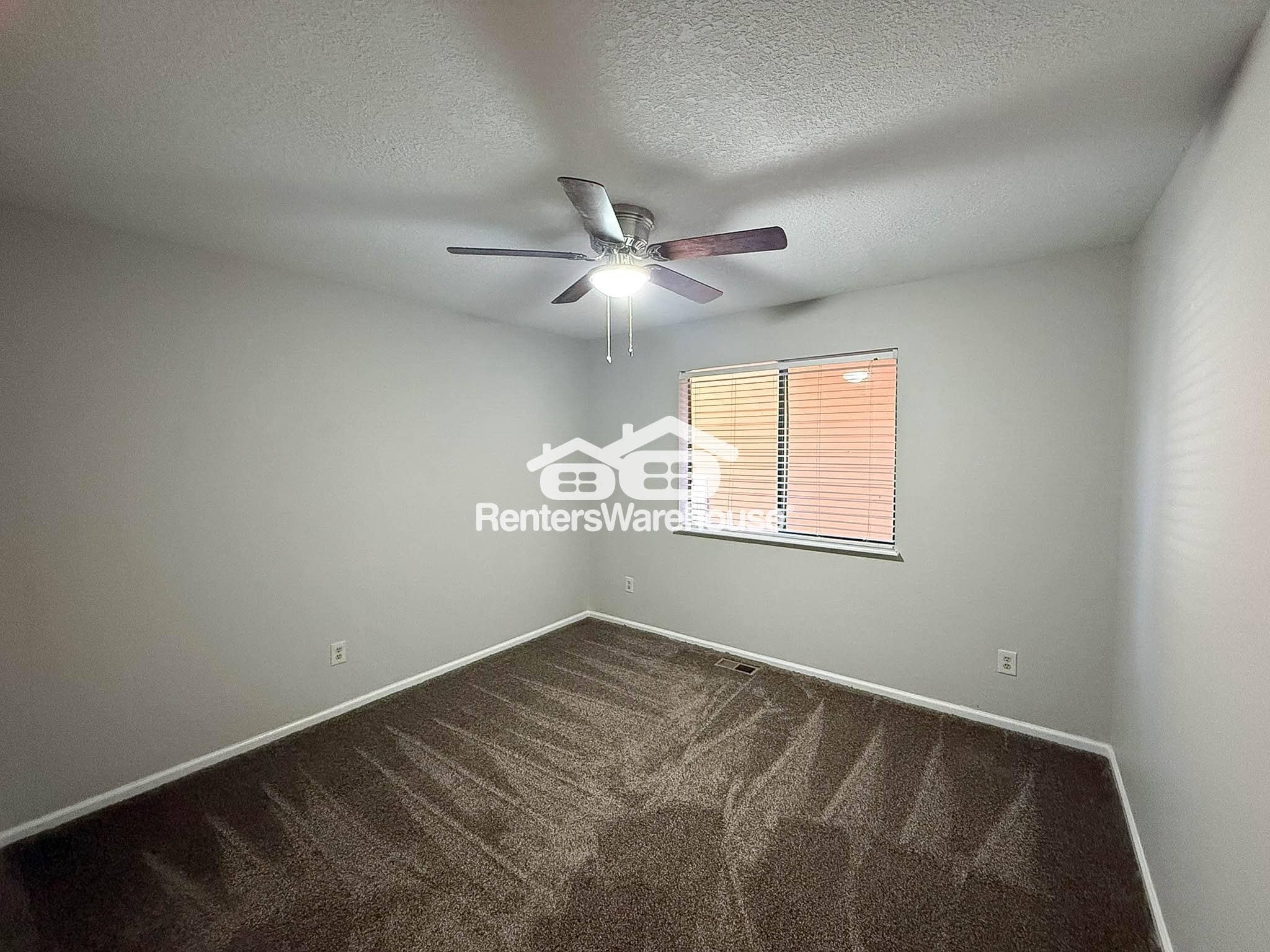 Building Photo - 6233 Willow Ln
