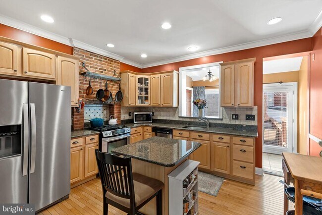 Building Photo - 3205 Hudson St