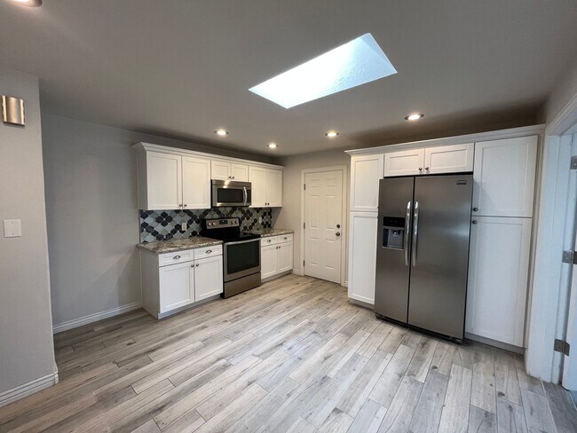 Building Photo - Beautiful Three Bedroom Scottsdale House w...