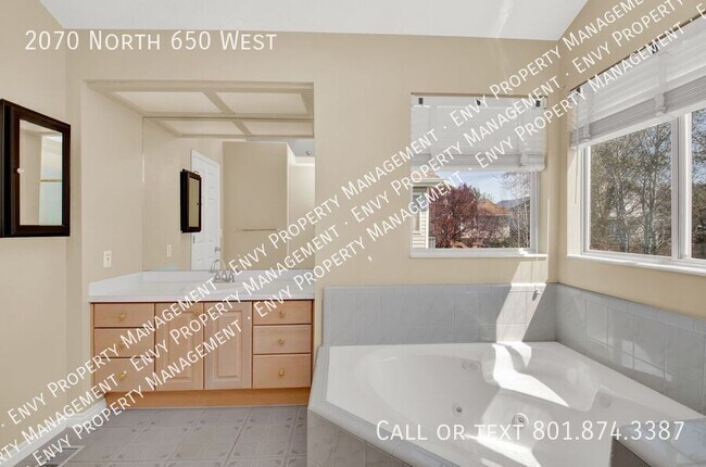 Building Photo - 2070 N 650 W