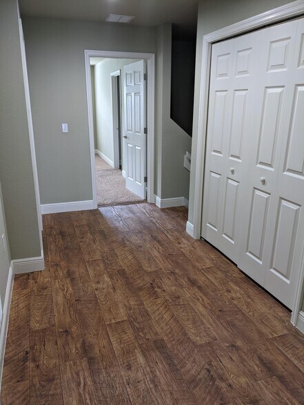 Upstairs Landing - 2023 Sophia Pl