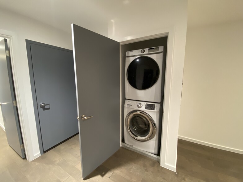 Building Photo - 1443 N Franklin St