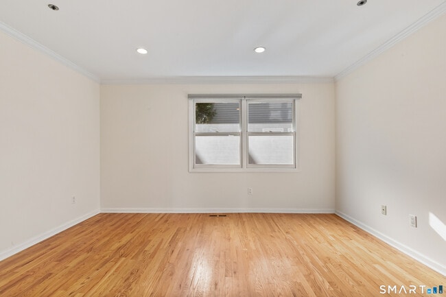 Building Photo - 44 Pleasant St