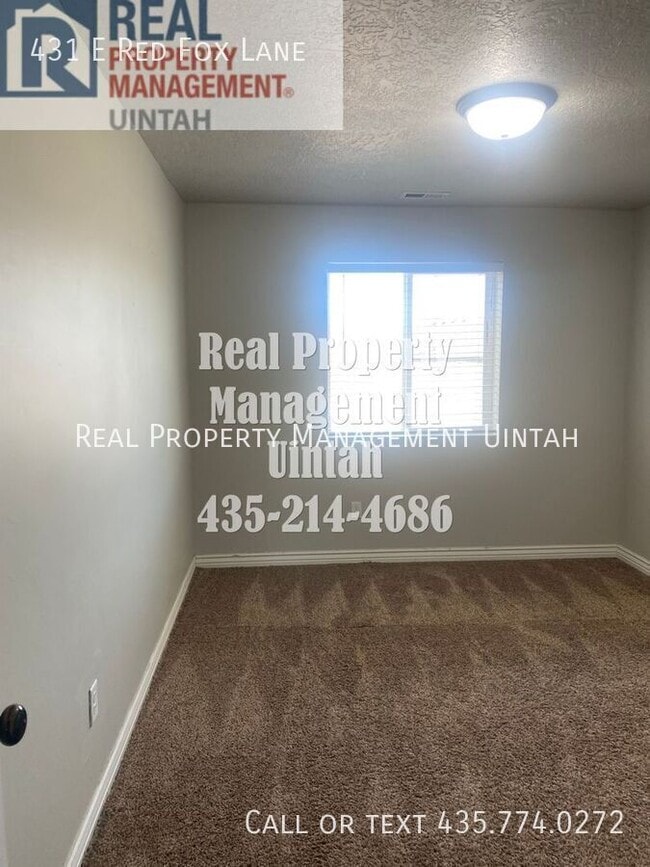 Building Photo - 431 E Red Fox Ln
