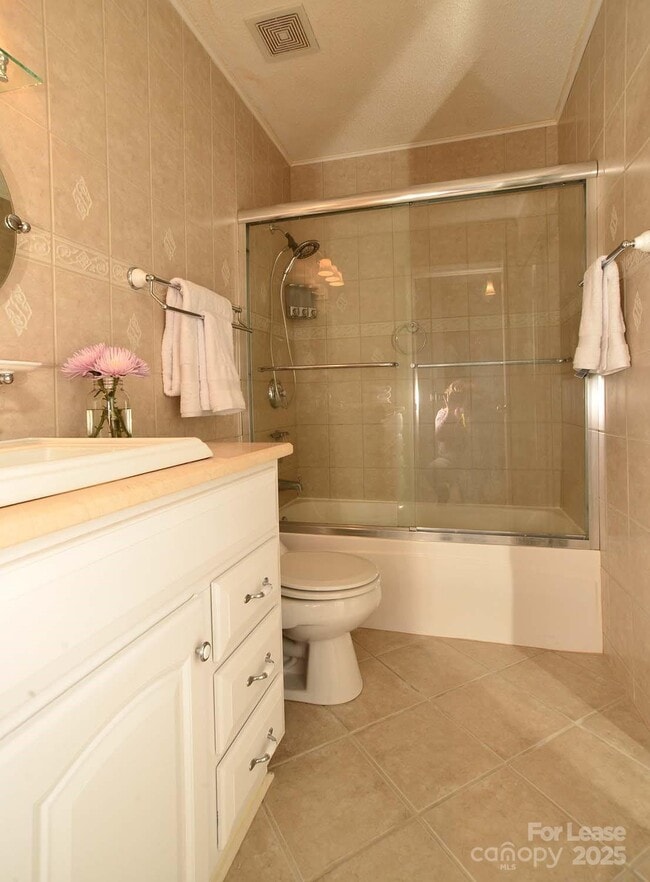 Building Photo - 8843 Hunter Ridge Dr