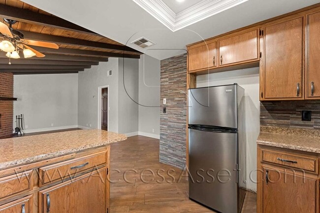 Building Photo - Stunning Mountain Views and Serene Living on Wood Street