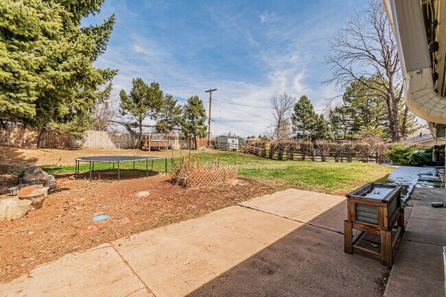 Building Photo - 5265 W Ontario Ave
