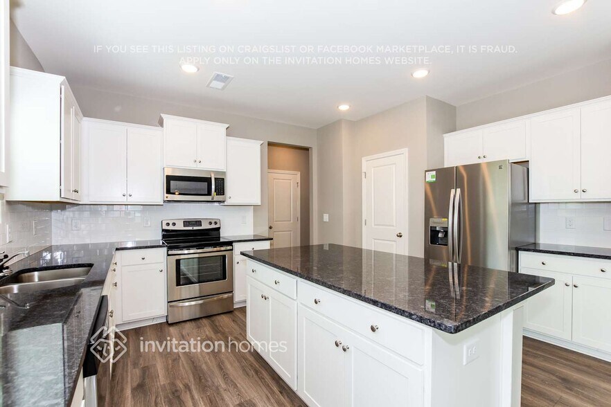 Building Photo - 5415 Roberta Crossing Dr