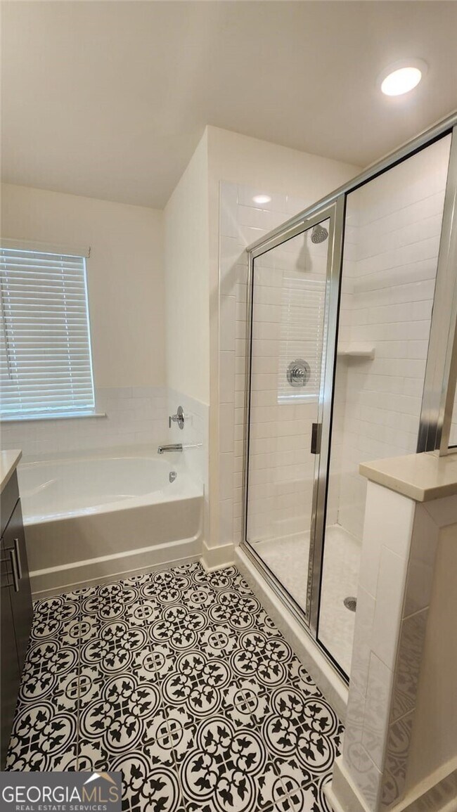 Building Photo - 300 Auburn Valley Wy