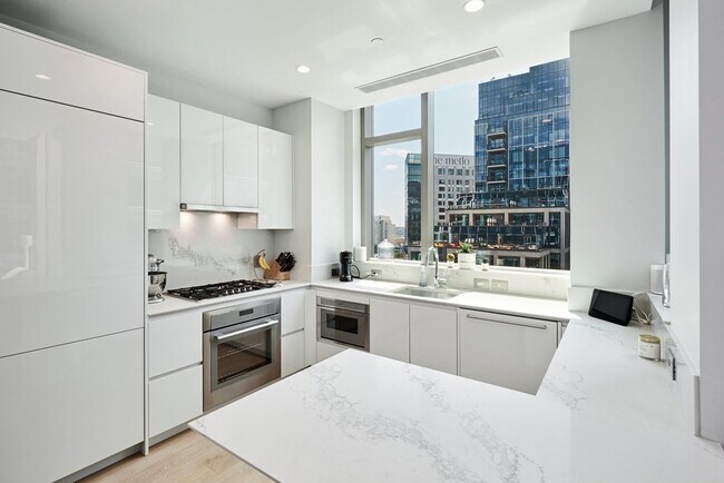 Building Photo - 133 Seaport Blvd