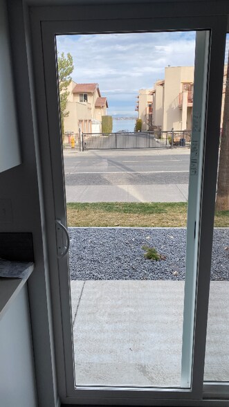 Building Photo - 2637 W Marina Dr