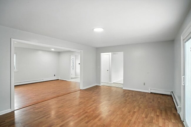 Building Photo - 3 Gumwood Dr