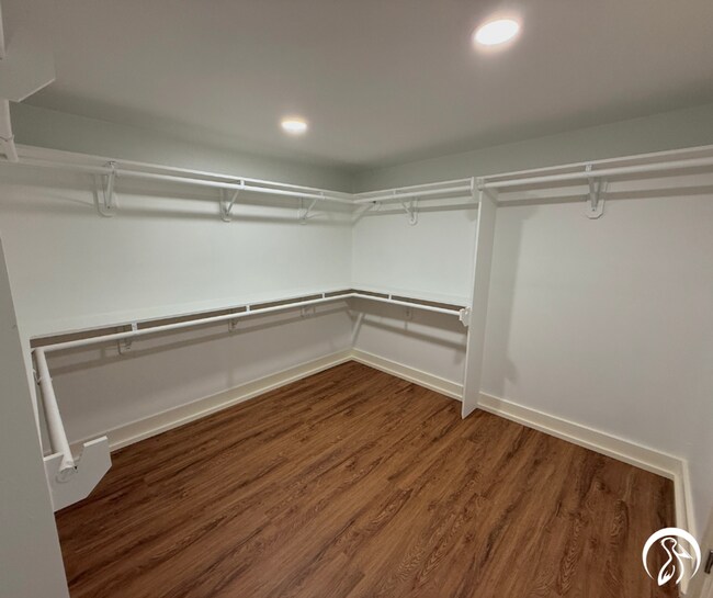 Building Photo - Spacious and Convenient