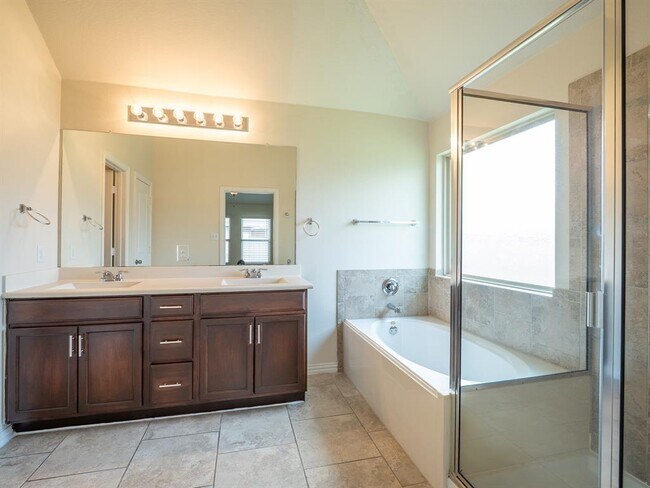 Building Photo - 238 Travertine Trail