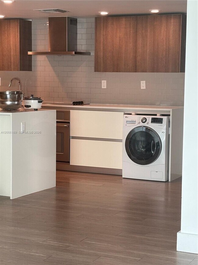 Building Photo - 1025-1092 92nd St