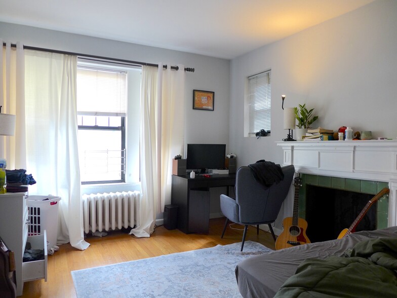 Primary Photo - 10 Keswick St