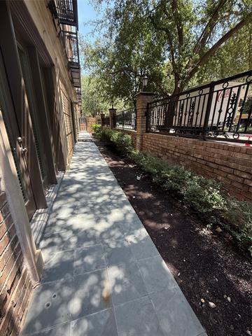 Building Photo - 6505 Bandera Ave