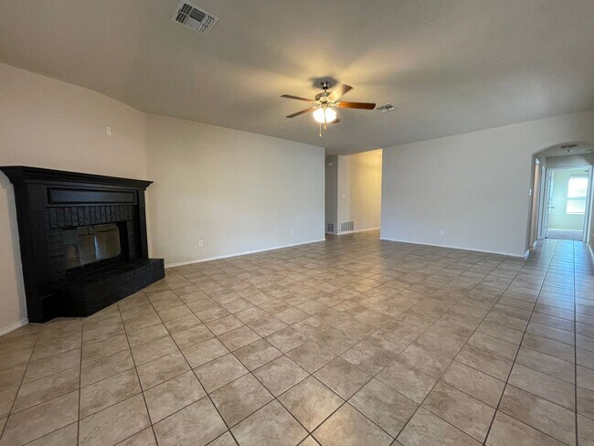 Building Photo - 4-Bedroom House for Rent in Killeen - *Get 1/2 off one month of rent!*