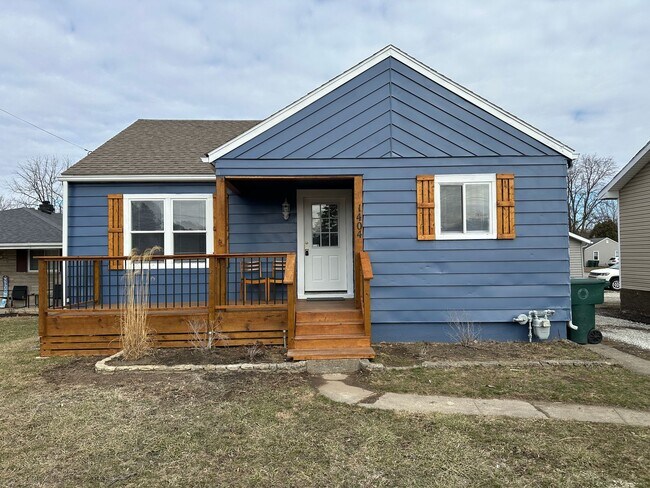 Building Photo - Immediate Move-In! Renovated 2BR House Near Ball State w/ Fireplace & Outdoor Space