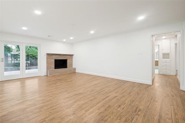 Building Photo - 705 Tarryall Dr