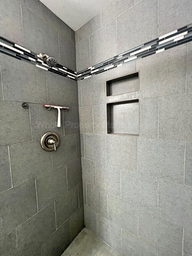 Building Photo - 8100 W Quincy Ave