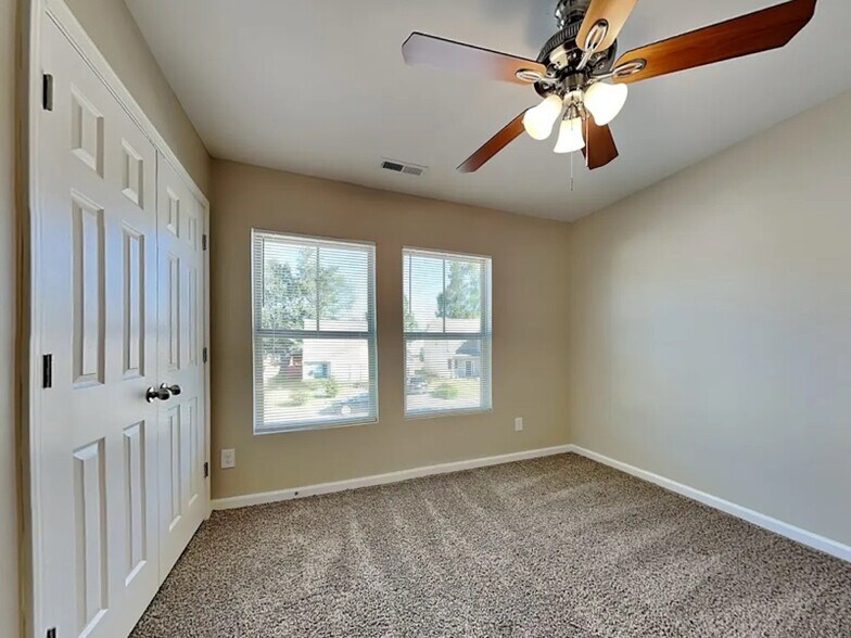 Building Photo - 1433 Ujamaa Dr