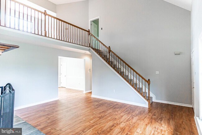 Building Photo - 121 Nottingham Ct