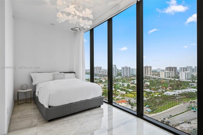Building Photo - 18555 Collins Ave