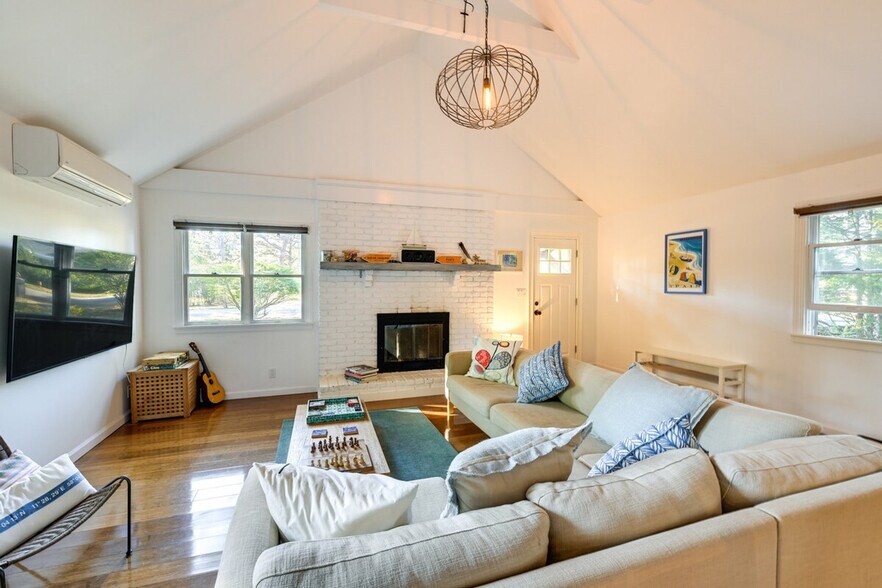 Building Photo - 67 Reeves Bay Trail