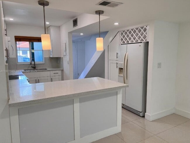 Building Photo - 6231 SW 138th Ct