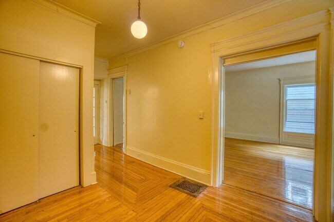Building Photo - 117 Concord Pl